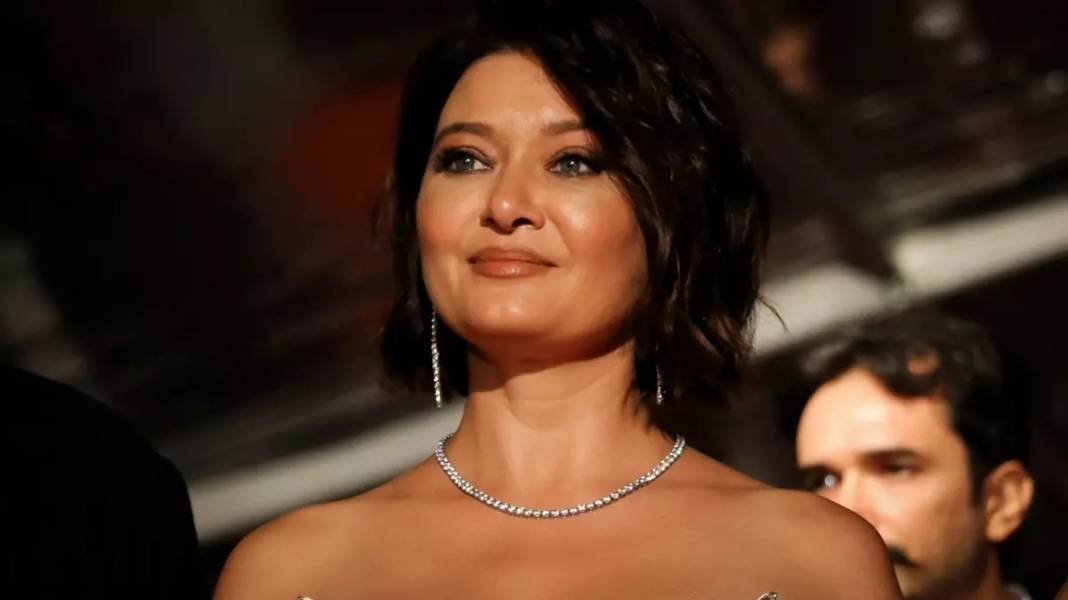 48 yaşındaki Nurgül Yeşilçay'ın dönüşü muhteşem oldu 3